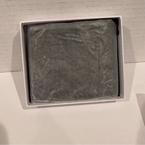 Calvin Klein Micro Pebble Bifold Wallet - Black - Picture 6 of 9